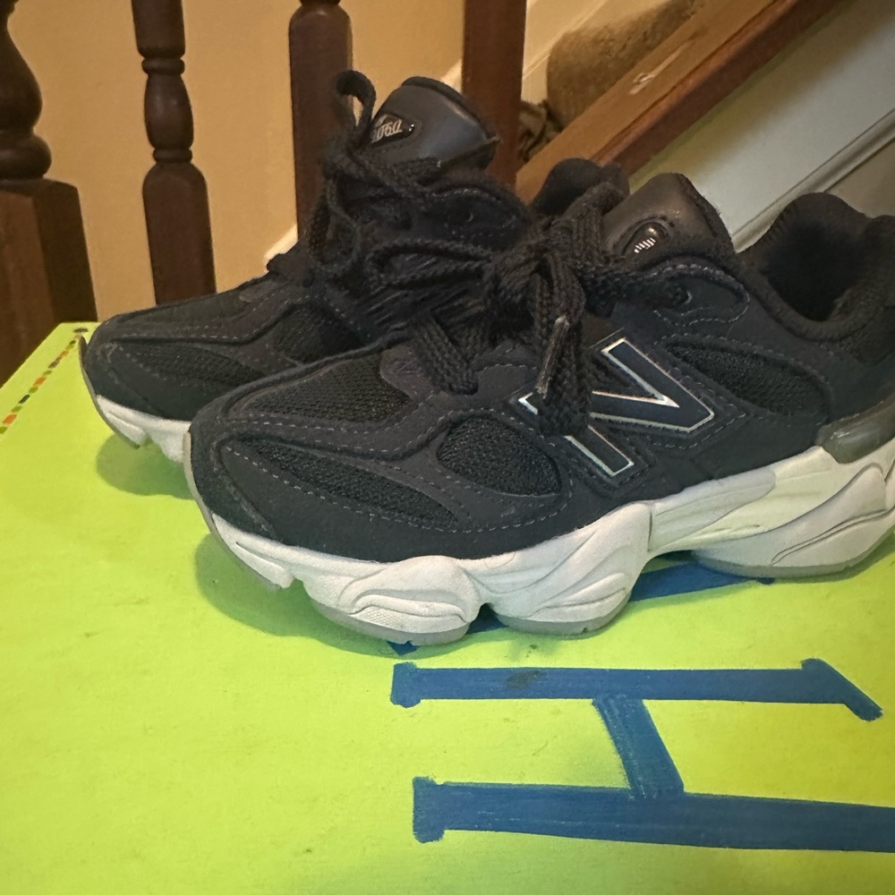 New Balance navy blue and White Sneakers with Cushioned Midsole